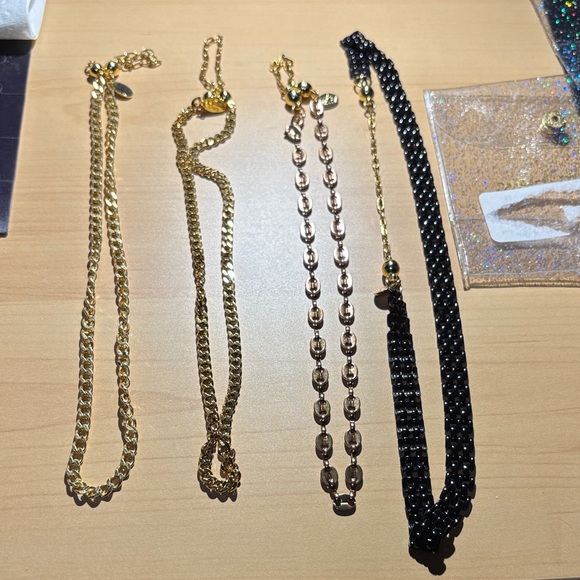 Chic Gold and Black Necklace Set - Picture 3 of 3